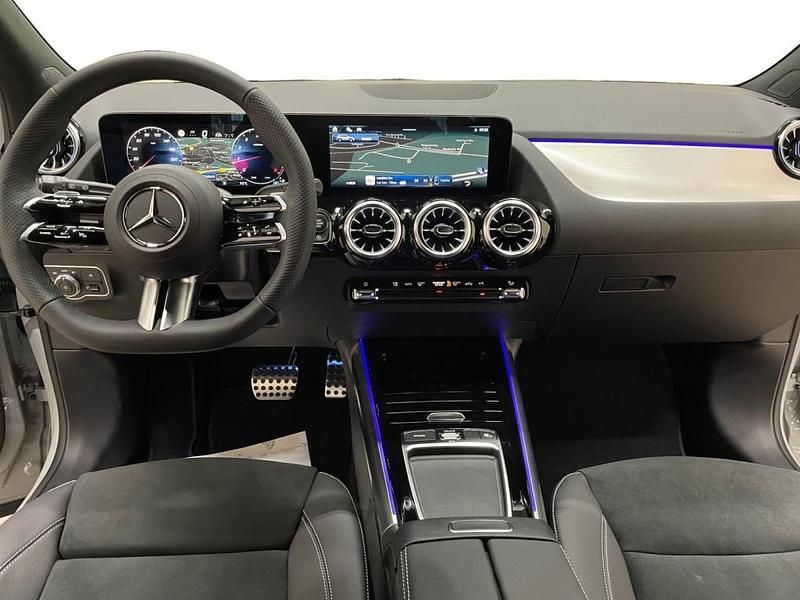 Usata Mercedes GLA200 163 CV (119 kW) 2026 Grigio SUV