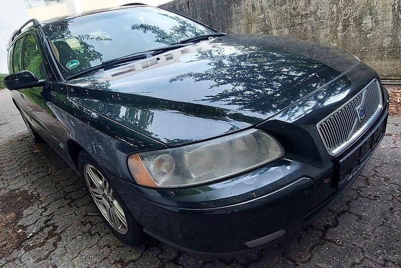 Schwarz Gebraucht 2007 Volvo V70 Kinetic Kombi | 2.000 € (Fairer Preis) - Bild 1/4