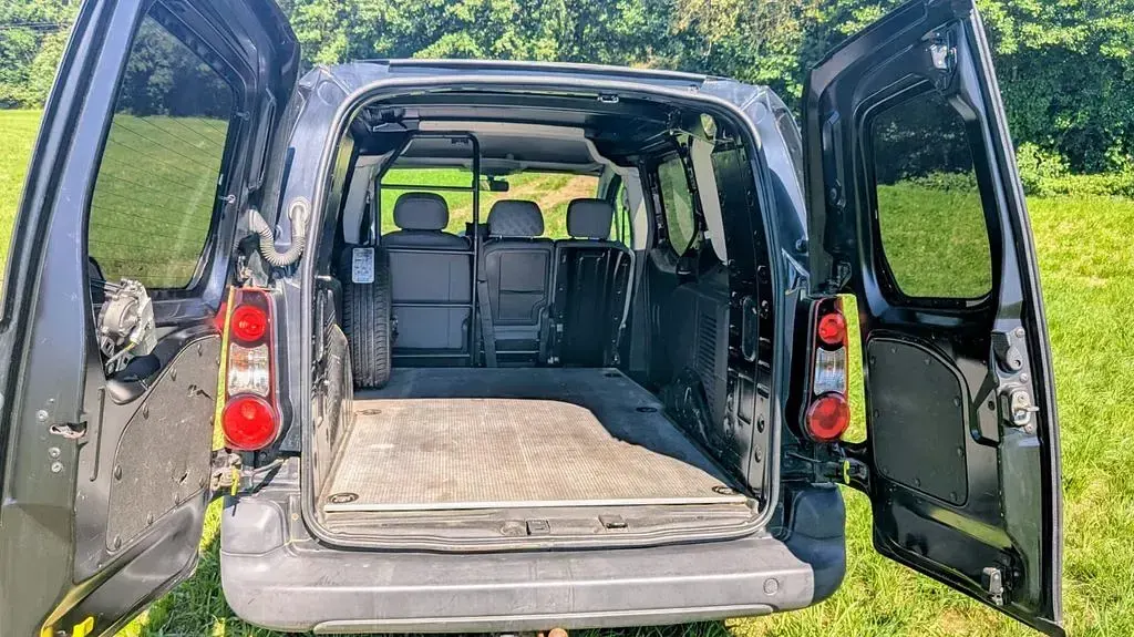Gebraucht Citroën Berlingo 92 PS (67 kW) 2015 Schwarz Van / Kleinbus