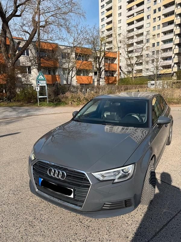 Second-hand Audi A3 116 CP (85 kW) 2018 Galben Berlinǎ