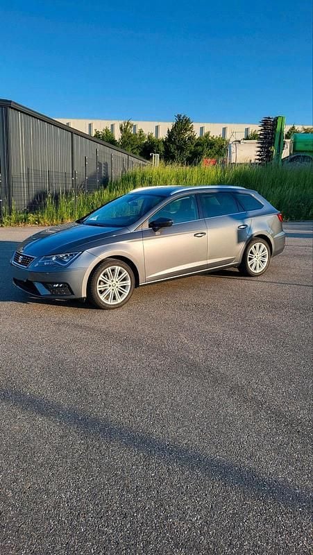 Grau Gebraucht 2018 Seat Leon ST Kombi | 12.700 € (Fairer Preis) - Bild 1/4