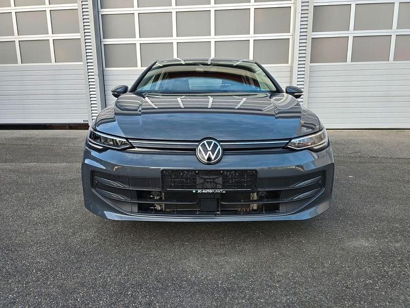 Gebraucht VW Golf VIII 116 PS (85 kW) 2025 Delfingrau metallic Limousine