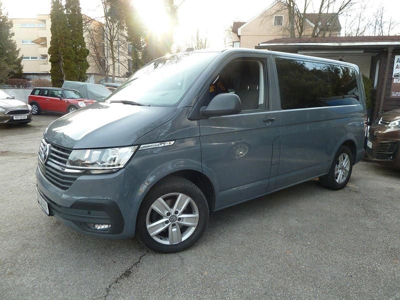 Gebraucht VW Multivan 150 PS (110 kW) 2021 Grau Van