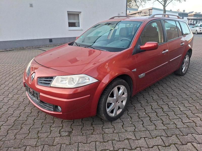 Rot Gebraucht 2007 Renault Mégane GrandTour Kombi | 1.650 € (Fairer Preis) - Bild 1/4