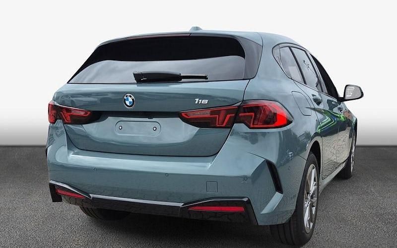 Neu BMW 116 122 PS (89 kW) 2025 Grün Kleinwagen