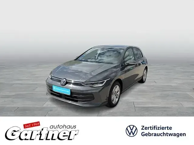 Gebraucht VW Golf VIII Life 116 PS (85 kW) 2024 Grau Limousine