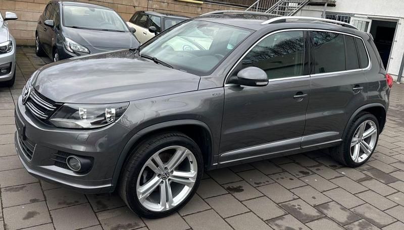 Gebraucht VW Tiguan LOUNGE 150 PS (110 kW) 2015 Grau SUV
