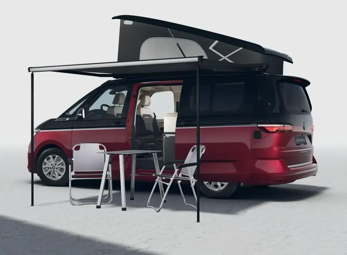 Neu VW California California 150 PS (110 kW) 2026 Grenadillschwarz metallic / suns Van