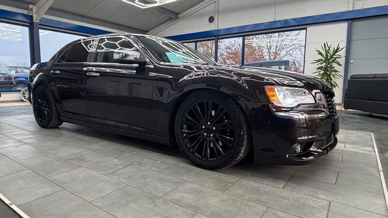 Braun Gebraucht 2013 Lancia Thema Limousine | 12.490 € (Superpreis) - Bild 1/4