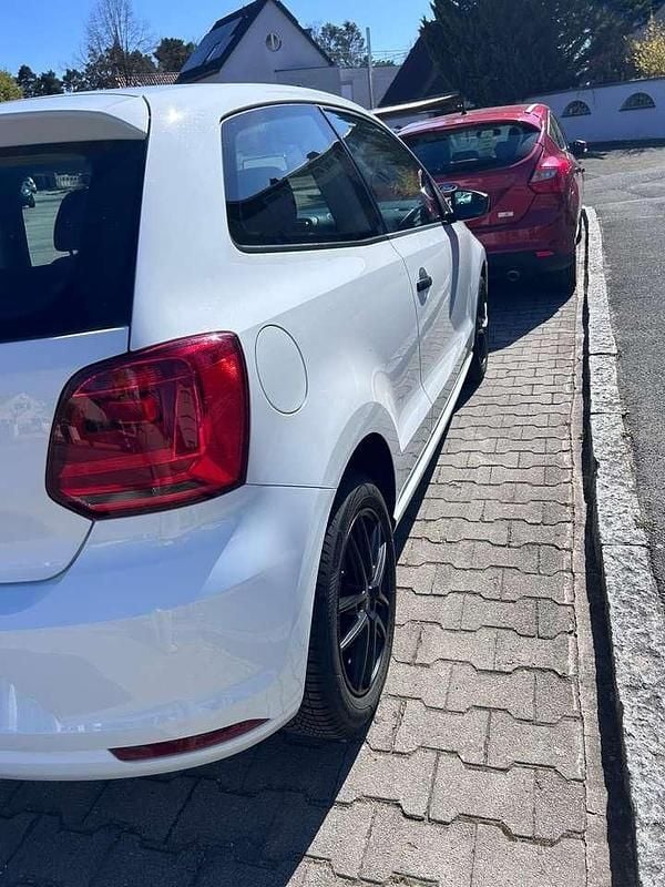 Gebraucht VW Polo Trendline 60 PS (44 kW) 2016 Weiß Kleinwagen