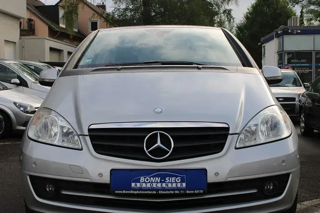 Gebraucht Mercedes A160 95 PS (69 kW) 2011 Silber Kleinwagen