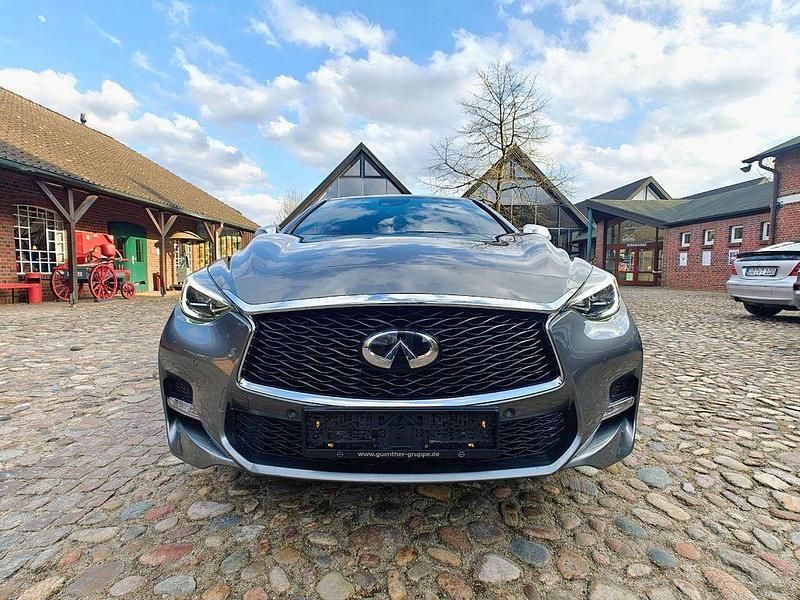 Gebraucht Infiniti Q30 211 PS (155 kW) 2017 Grau SUV