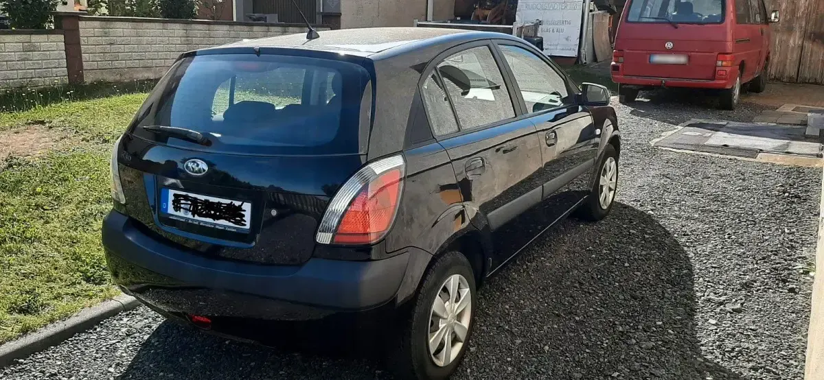 Gebraucht Kia Rio Basis 97 PS (71 kW) 2007 Grau Limousine