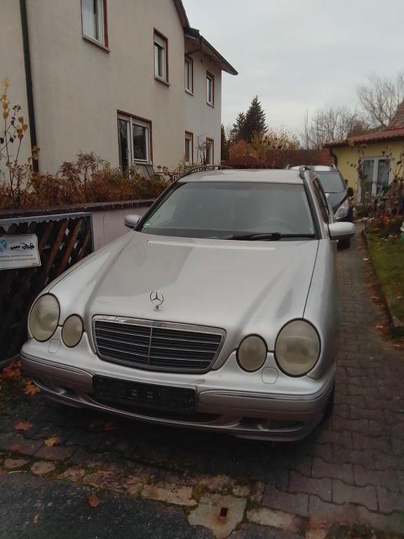 Silber Gebraucht 2000 Mercedes E220 Elegance Kombi | 1.550 € (Superpreis) - Bild 1/4