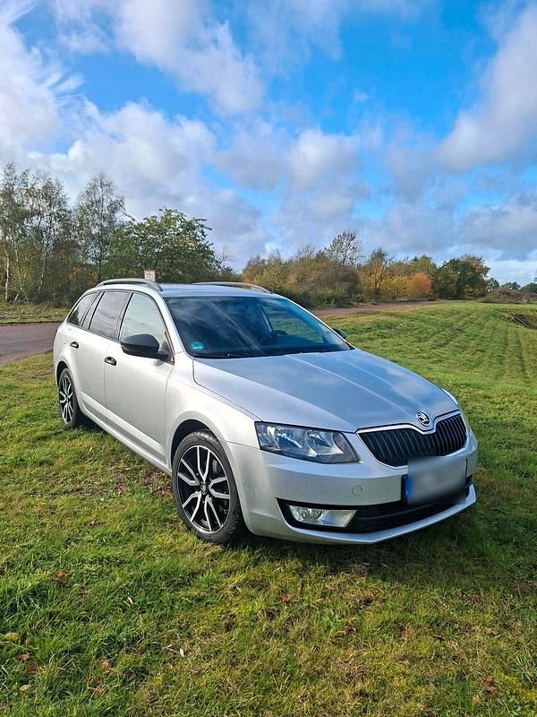 Silber Gebraucht 2013 Skoda Octavia Kombi | 8.250 € (Teuer) - Bild 1/4