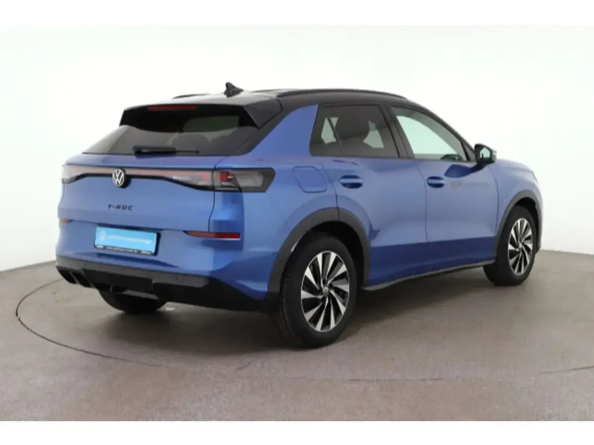 Gebraucht VW T-Roc R-line 150 PS (110 kW) 2025 Blau SUV