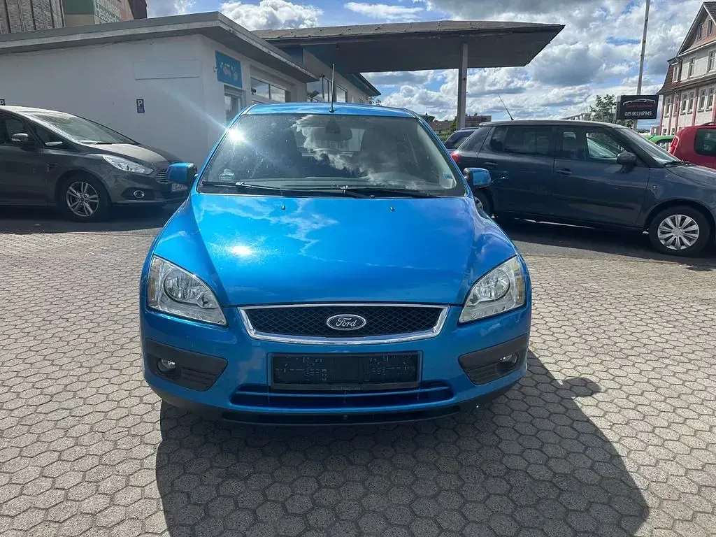 Gebraucht Ford Focus Ghia 116 PS (85 kW) 2005 Blau Limousine