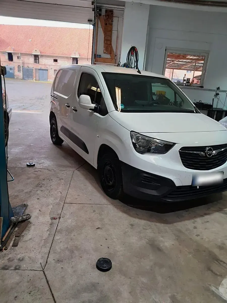 Gebraucht Opel Combo 102 PS (75 kW) 2020 Weiß Van / Kleinbus
