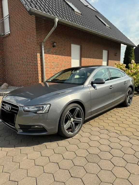 Grau Gebraucht 2013 Audi A5 Sportback Sport Limousine | 10.490 € (Superpreis) - Bild 1/4