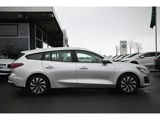 Używany Ford Focus Titanium 116 KM (85 kW) 2024 Srebrny Kombi