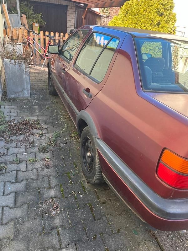 Gebraucht VW Vento 90 PS (66 kW) 1993 Braun Limousine