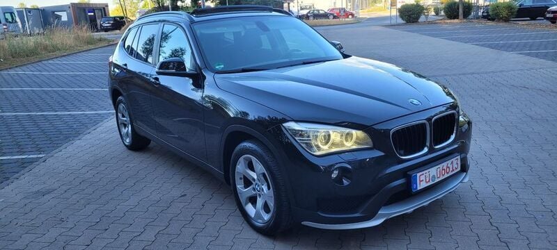 Schwarz Gebraucht 2014 BMW X1 Sport Line SUV | 5.900 € (Superpreis) - Bild 1/4