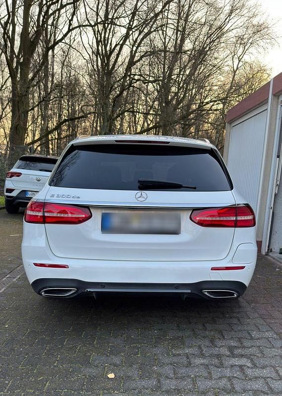 Gebraucht Mercedes E300 AMG 306 PS (225 kW) 2020 Weiß Kombi