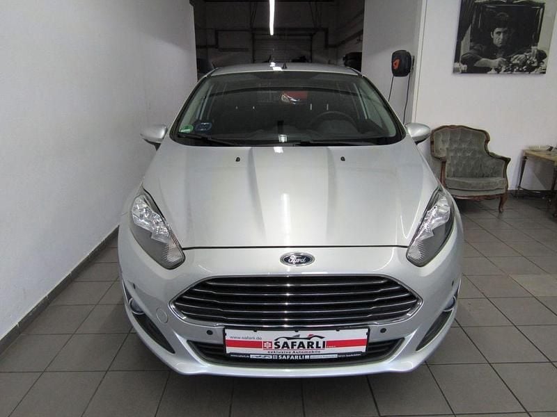 Gebraucht Ford Fiesta 82 PS (60 kW) 2013 Silber Kleinwagen