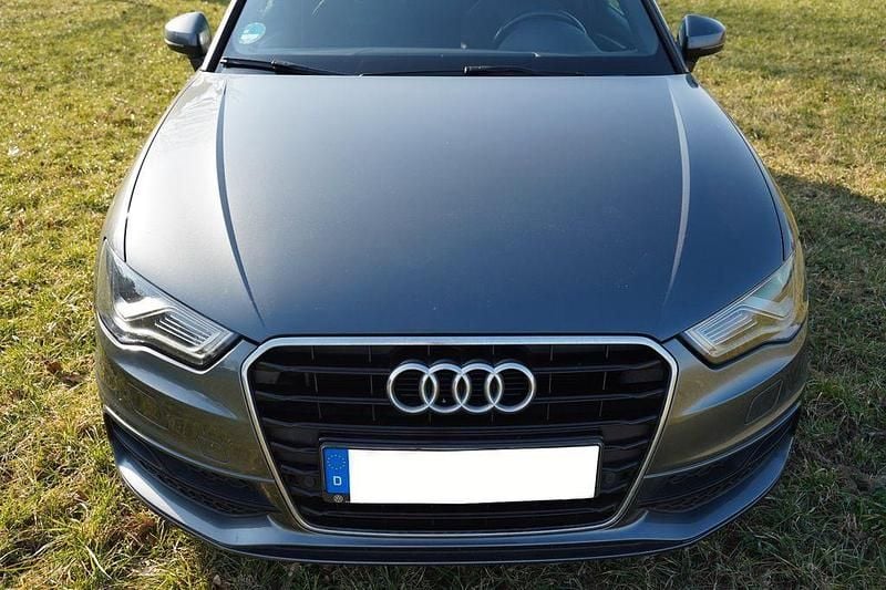 Gebraucht Audi A3 S-Line 150 PS (110 kW) 2015 Grau Limousine