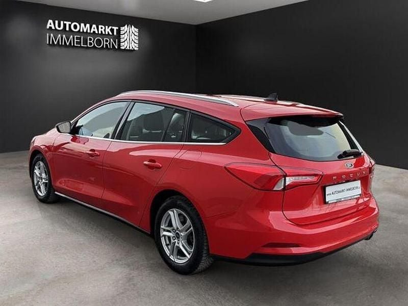 Gebraucht Ford Focus Cool & Connect 140 PS (102 kW) 2022 Rot Limousine