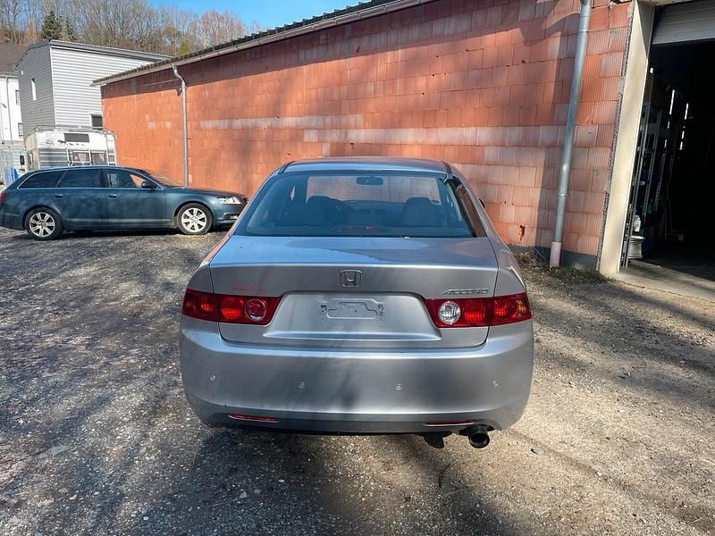 Gebraucht Honda Accord 155 PS (114 kW) 2002 Silber Limousine