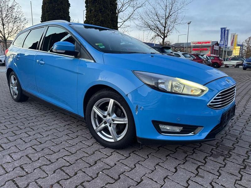 Usado Ford Focus Titanium 125 CV (91 kW) 2016 Azul Berlina
