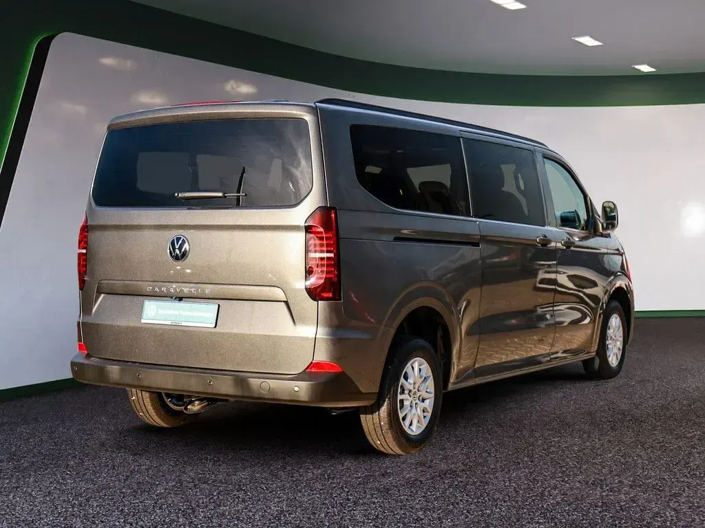 Gebraucht VW Caravelle Basis 150 PS (110 kW) 2025 Grau Van