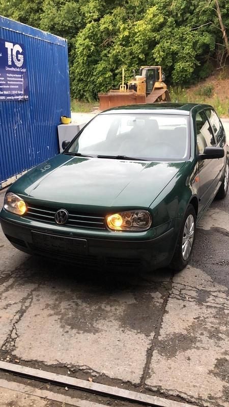 Grün Gebraucht 1999 VW Golf IV Kleinwagen | 2.800 € (Fairer Preis) - Bild 1/4