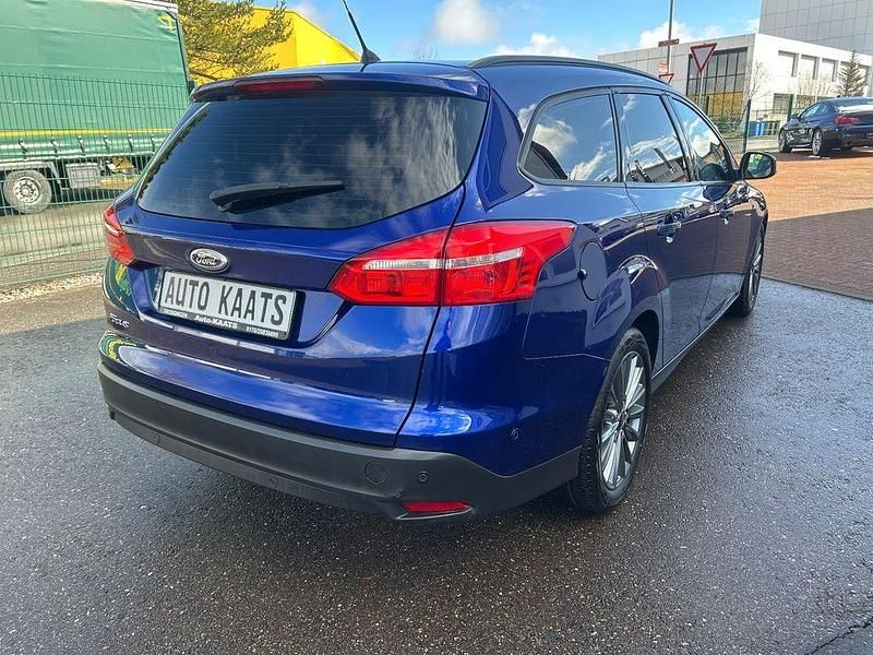 Gebraucht Ford Focus Business Edition 120 PS (88 kW) 2015 Blau Limousine