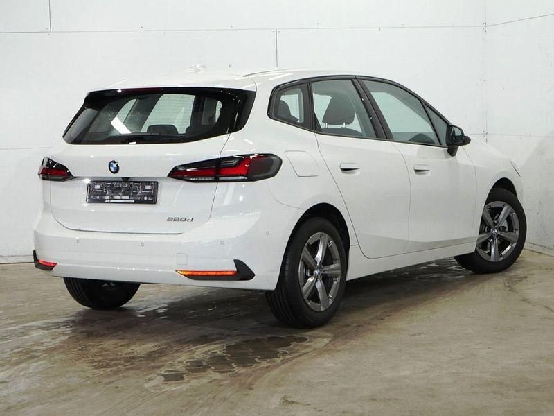 Gebraucht BMW 220 Active Tourer 163 PS (119 kW) 2025 Weiß Van / Kleinbus