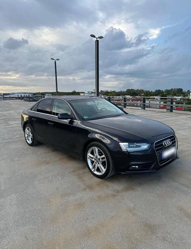 Gebraucht Audi A4 170 PS (125 kW) 2012 Schwarz Limousine