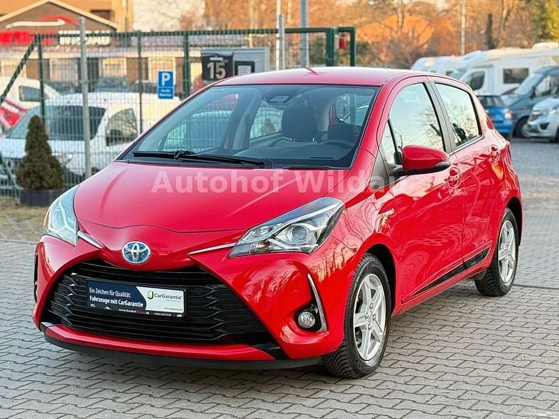Gebraucht Toyota Yaris Hybrid Comfort 75 PS (55 kW) 2017 Rot Kleinwagen