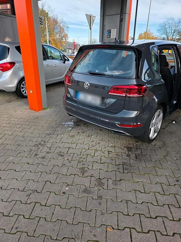 Gebraucht VW Golf VII 120 PS (88 kW) 2019 Grau Limousine