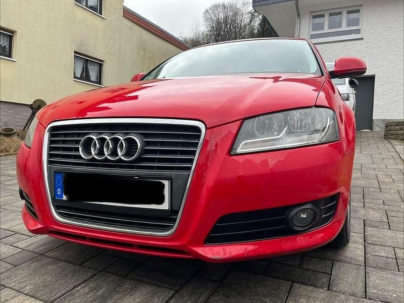 Gebraucht Audi A3 Attraction 125 PS (91 kW) 2010 Rot Kleinwagen