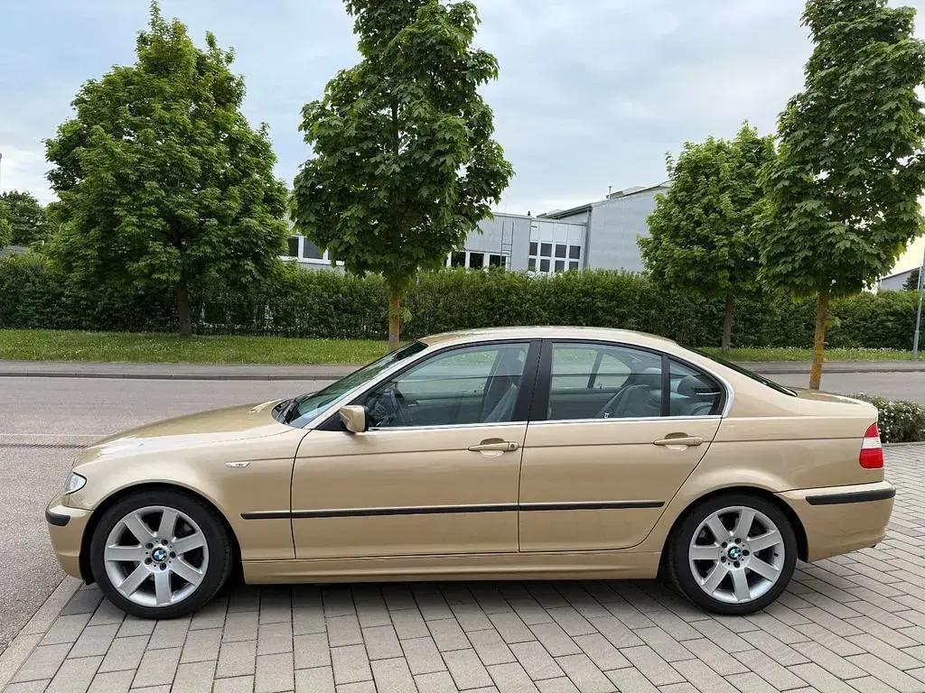 Gebraucht BMW 330 231 PS (169 kW) 2003 Gold Limousine