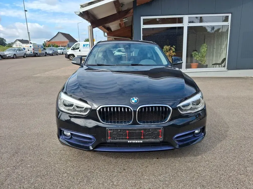 Gebraucht BMW 116 Sport Line 109 PS (80 kW) 2016 Schwarz Kleinwagen