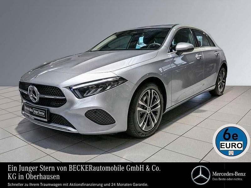 Hightech silber Gebraucht 2024 Mercedes A180 Progressive Limousine | 27.440 € (Guter Preis) - Bild 1/4