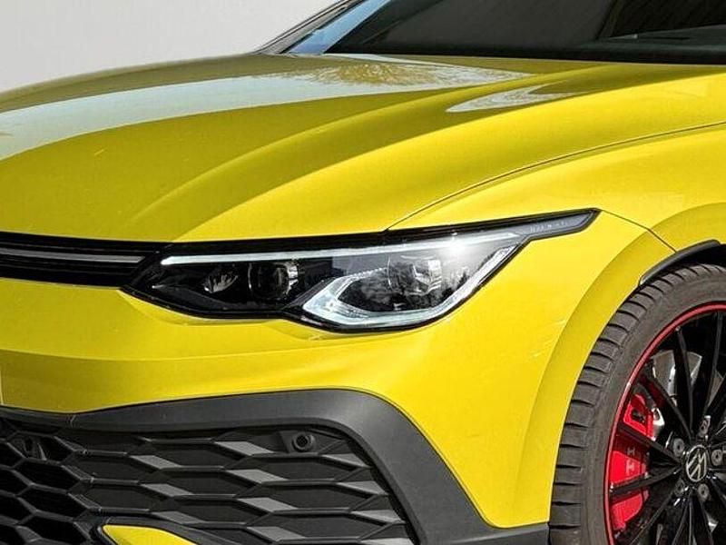 Gebraucht VW Golf VIII Style 301 PS (221 kW) 2023 Limonengelb Limousine