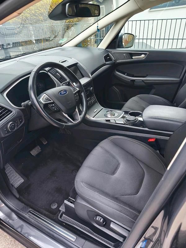 Gebraucht Ford S-MAX Titanium 190 PS (139 kW) 2019 Grau Van / Kleinbus