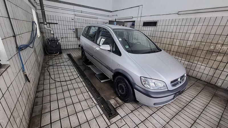 Silber Gebraucht 2003 Opel Zafira Van / Kleinbus | 1.299 € (Fairer Preis) - Bild 1/4