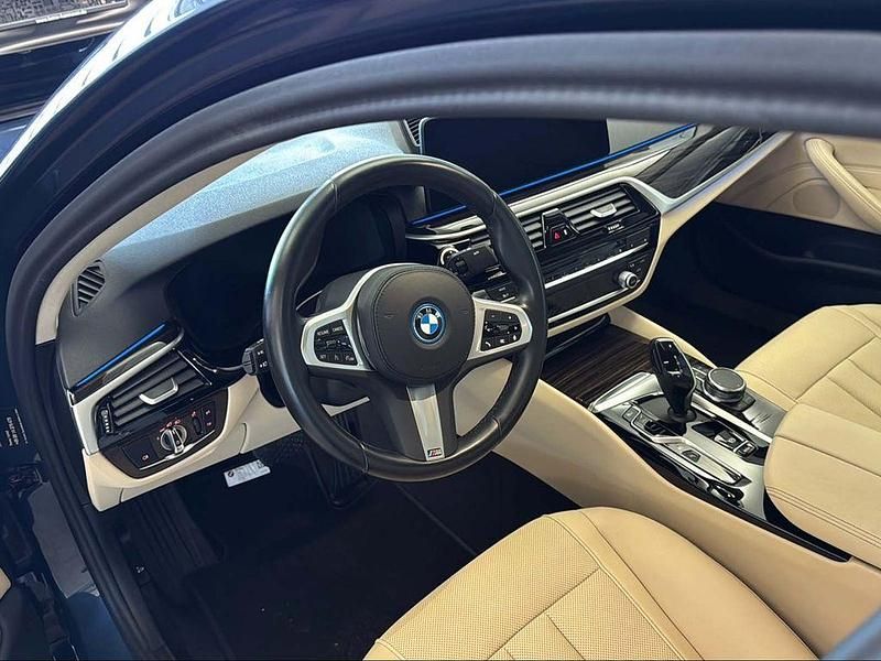 Gebraucht BMW 530e 184 PS (135 kW) 2022 Blau Limousine