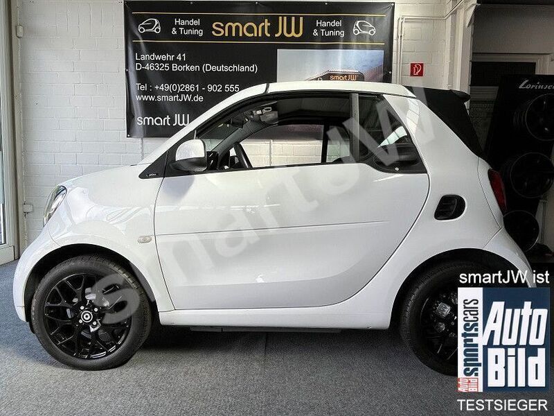 Weiß Gebraucht 2019 Smart ForTwo Cabrio Cabrio | 26.999 € (Fairer Preis) - Bild 1/4