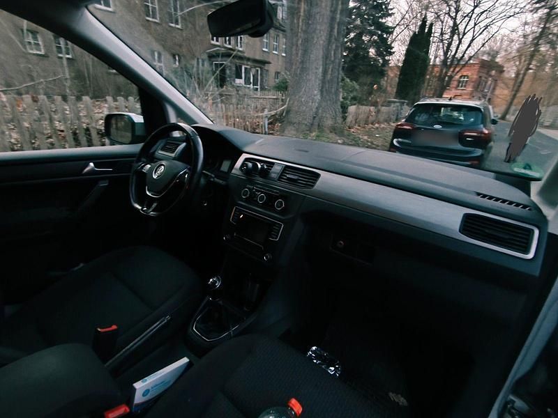 Gebraucht VW Caddy 102 PS (75 kW) 2016 Silber Van / Kleinbus