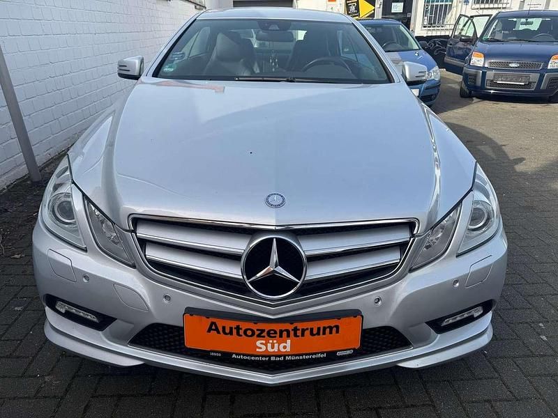 Gebraucht Mercedes E250 AMG 204 PS (150 kW) 2010 Iridiumsilber  metalliclack Coupé